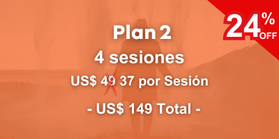 hombre descalzo corriendo y disfrutando de la playa